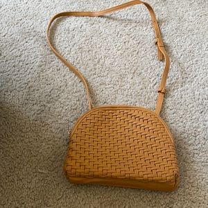 Street Level Cross Body Bag: Super Versatile